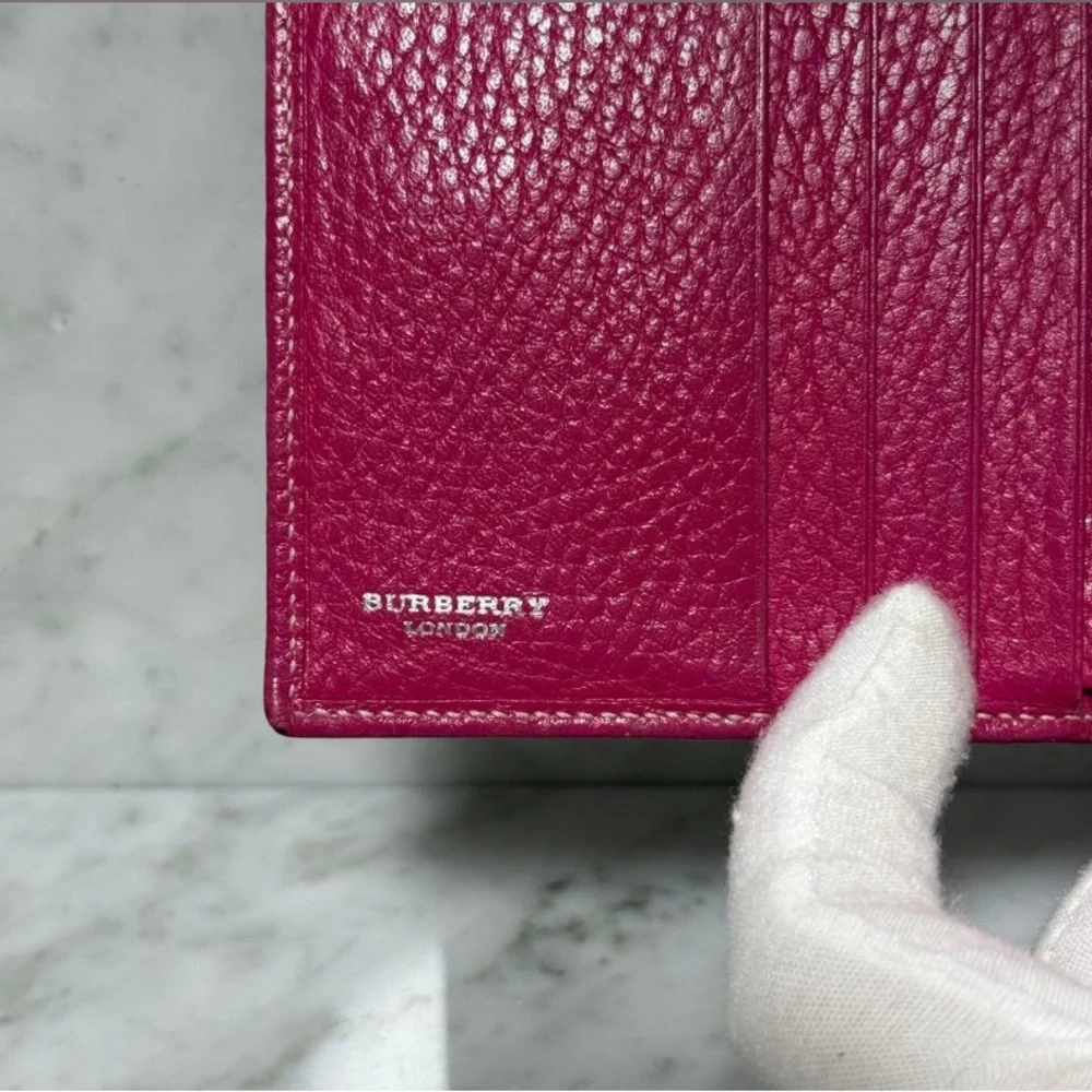 Burberry pink leather compact wallet - Picture 10 of 11
